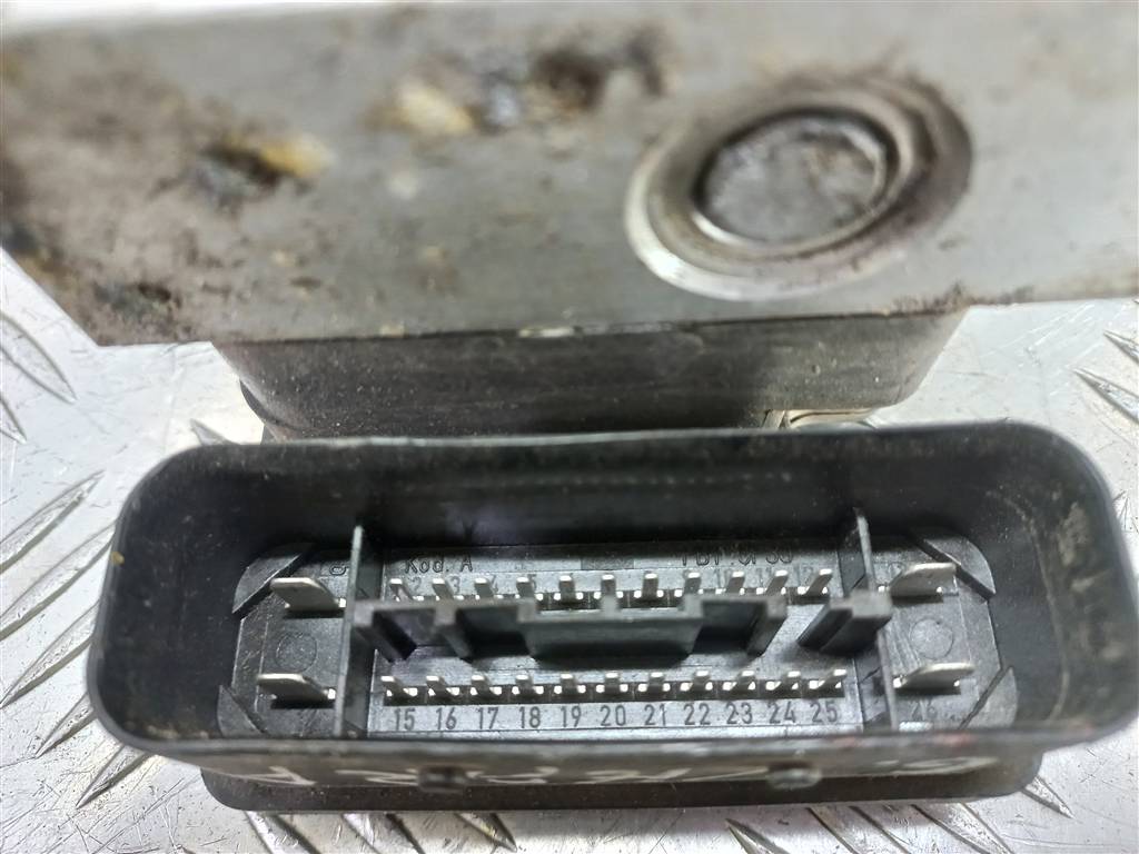 блок abs SUZUKI Grand Vitara 2.0 4WD MT (140 л.с.)Grand Vitara  II (2005—2008) Внедорожник 5611064JC1, 2930 рублей, Москва