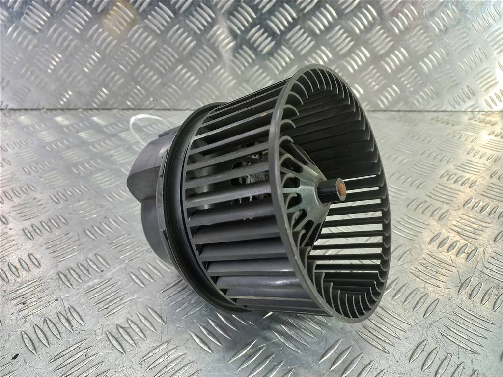 моторчик отопителя FORD Focus  1696011, 2130 рублей, Москва