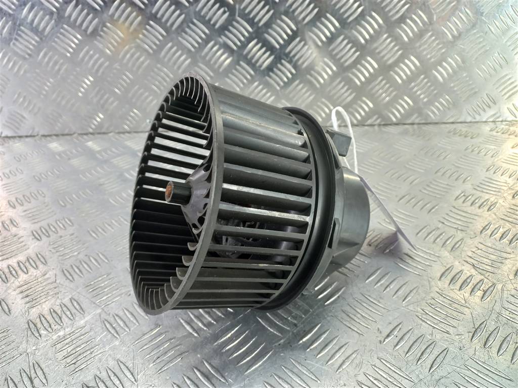 моторчик отопителя FORD Focus  1696011, 2130 рублей, Москва