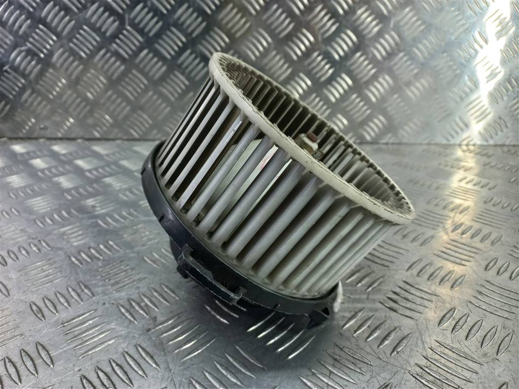 моторчик отопителя MAZDA 3  B32L61B10, 2820 рублей, Москва