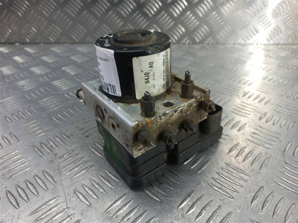 блок abs SUZUKI Grand Vitara 2.0 4WD MT (140 л.с.)Grand Vitara  II (2005—2008) Внедорожник 5611064JC1, 2930 рублей, Москва