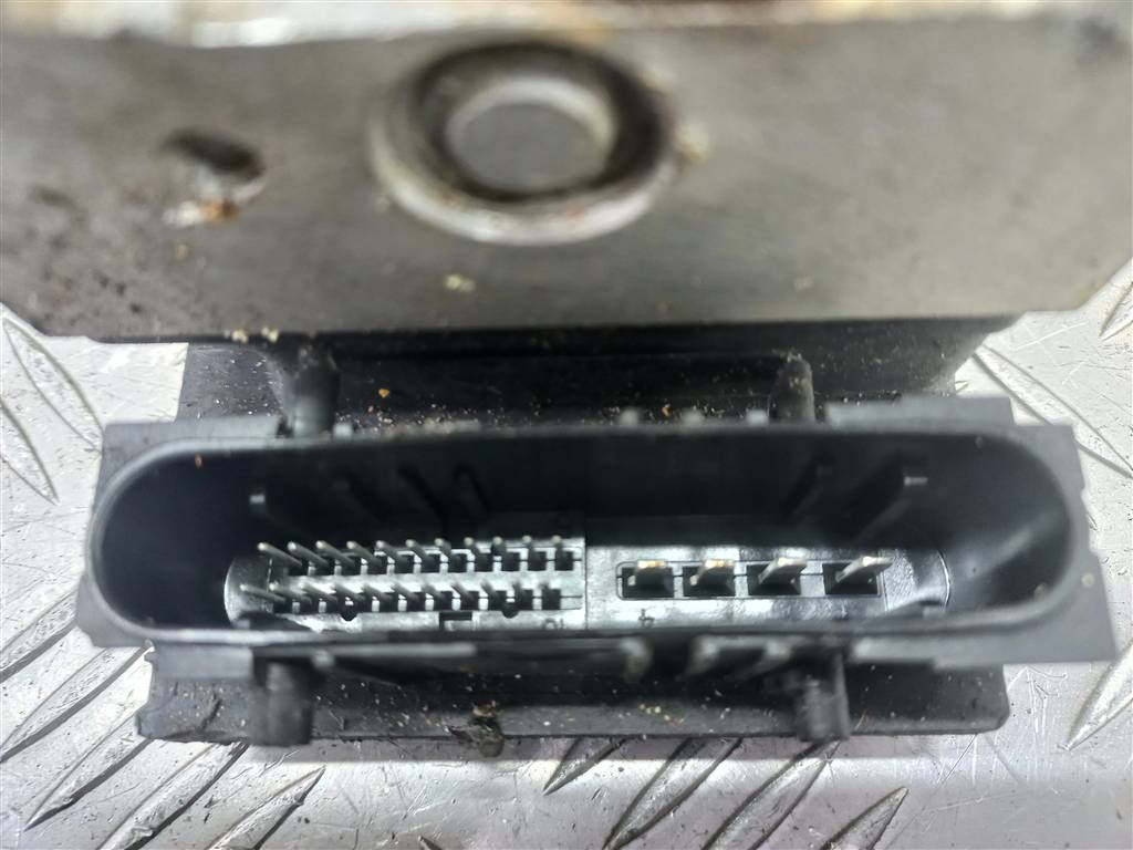 блок abs SUZUKI SX4 1.6 MT (125 л.с.)Swift  III (2004—2011) Хетчбэк 5611080J21, 1320 рублей, Москва