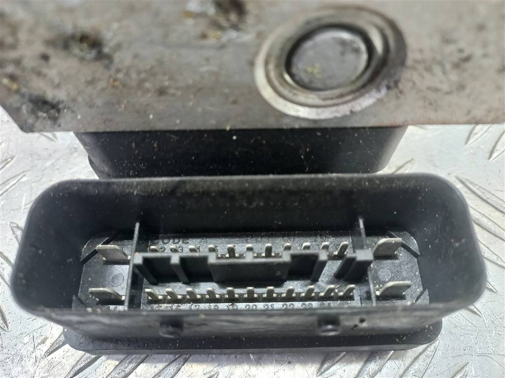 блок abs SUZUKI Grand Vitara 2.0 4WD MT (140 л.с.)Grand Vitara  II (2005—2008) Внедорожник 5611064JC1, 2930 рублей, Москва