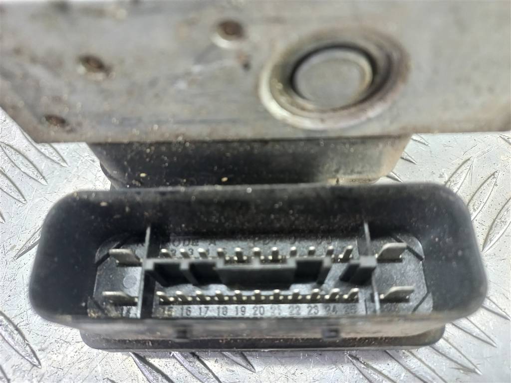 блок abs SUZUKI Grand Vitara 2.0 4WD MT (140 л.с.)Grand Vitara  II (2005—2008) Внедорожник 5611064JC1, 2930 рублей, Москва