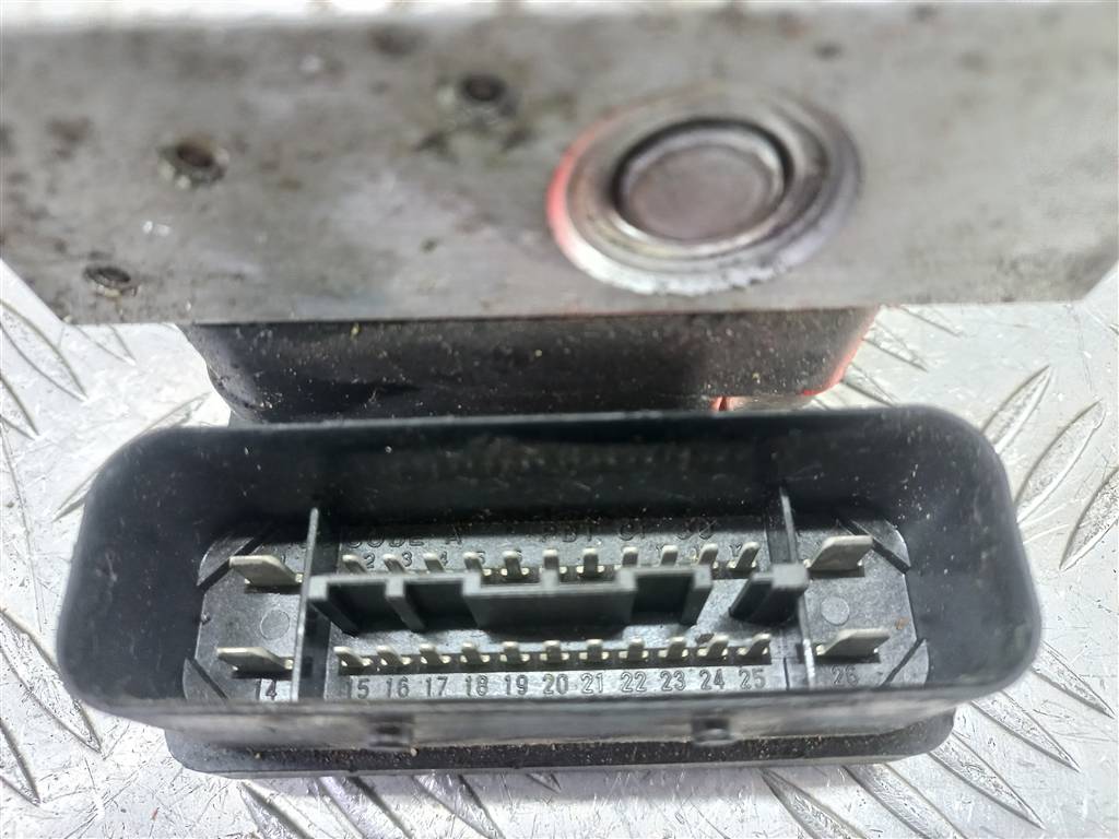 блок abs SUZUKI Grand Vitara 1.6 4WD MT (106 л.с.)Grand Vitara  II (2005—2008) Внедорожник 5611064JC1, 2930 рублей, Москва