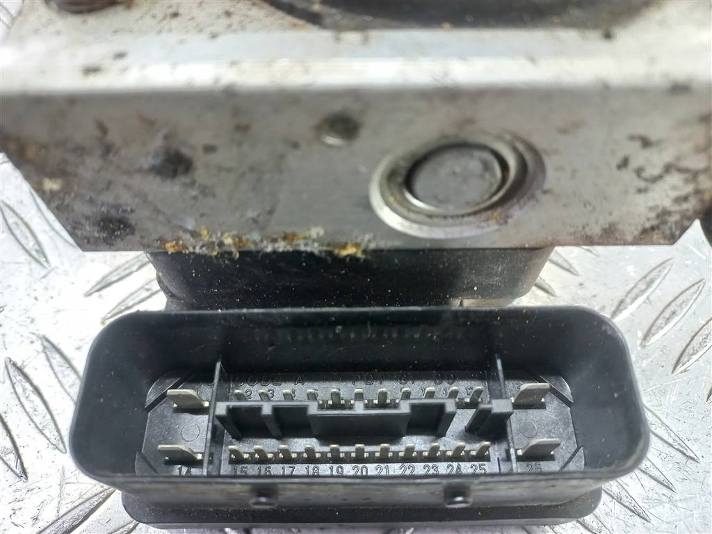 блок abs SUZUKI Grand Vitara 2.0 4WD MT (140 л.с.)Grand Vitara  II (2005—2008) Внедорожник 5611064JC1, 2930 рублей, Москва