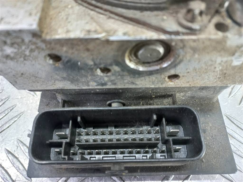 блок abs Hyundai I20 1.3 MT (78 л.с.)i20  I (2008—2012) Хетчбэк 589101J200, 6840 рублей, Москва