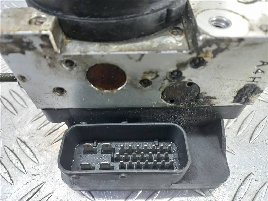 блок abs Hyundai TUCSON 2.7 AT (173 л.с.)Tucson  I (2004—2011) Внедорожник 589202E150, 21100 рублей, Москва