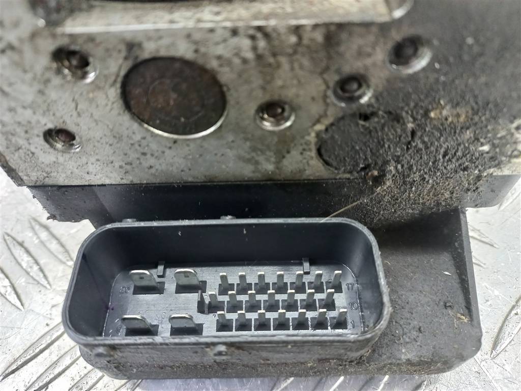 блок abs Hyundai TUCSON 2.0 MT (140 л.с.)Tucson  I (2004—2011) Внедорожник 589202E150, 21100 рублей, Москва