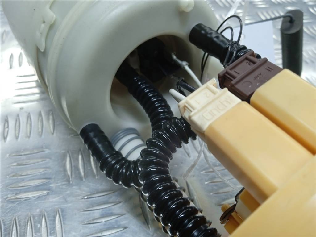 насос топливный (бензонасос) MITSUBISHI COLT  MN135000, 4770 рублей, Москва