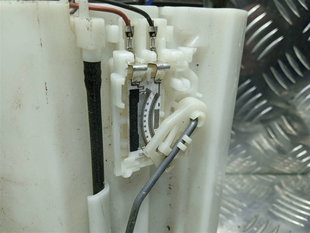 насос топливный (бензонасос) SUZUKI Grand Vitara 2.0 4WD MT (140 л.с.)Grand Vitara  II (2005—2008) Внедорожник 1510065J01, 2700 рублей, Москва