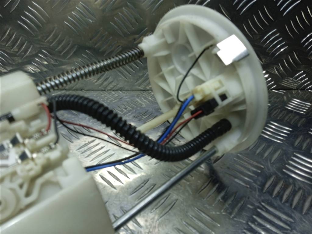 насос топливный (бензонасос) SUZUKI Grand Vitara 2.0 4WD MT (140 л.с.)Grand Vitara  II (2005—2008) Внедорожник 1510065J01, 2700 рублей, Москва