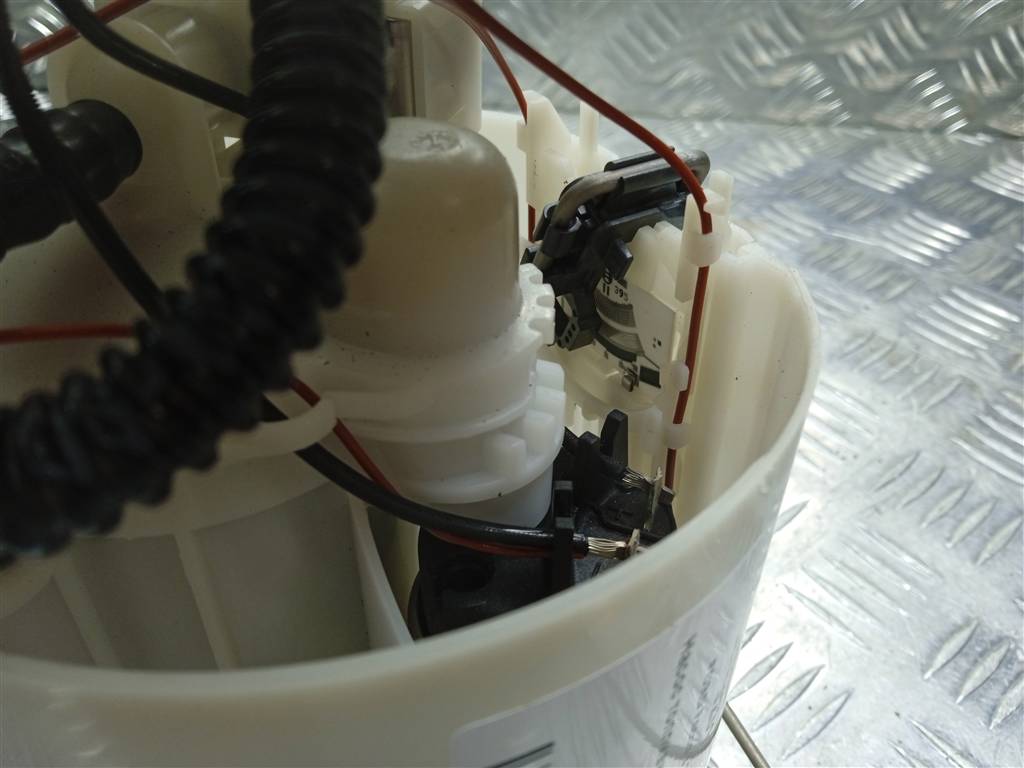 насос топливный (бензонасос) FORD Focus  1851737, 5580 рублей, Москва