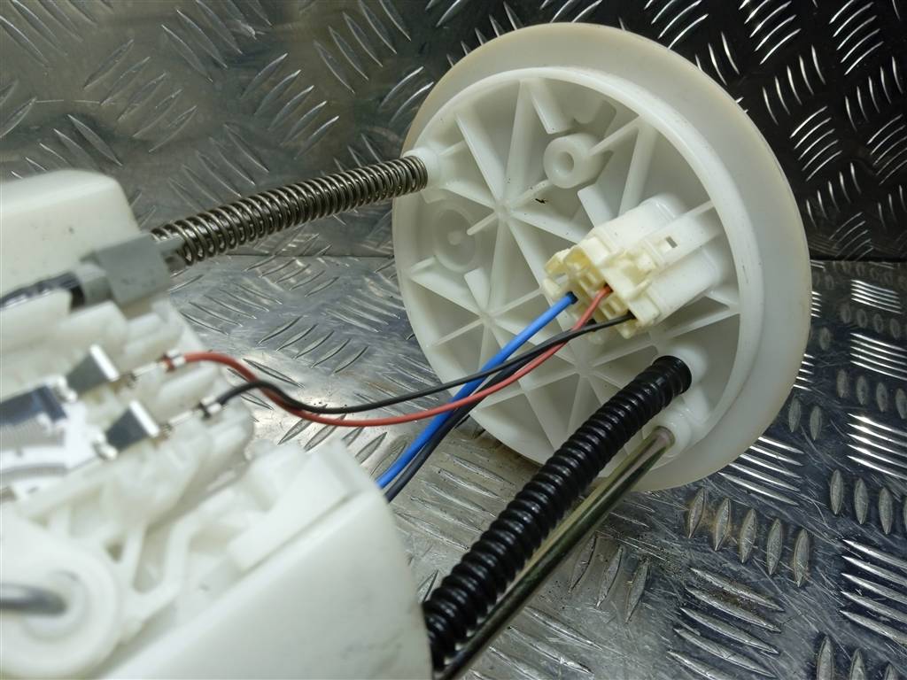 насос топливный (бензонасос) MITSUBISHI ASX  1760A298, 3279 рублей, Москва