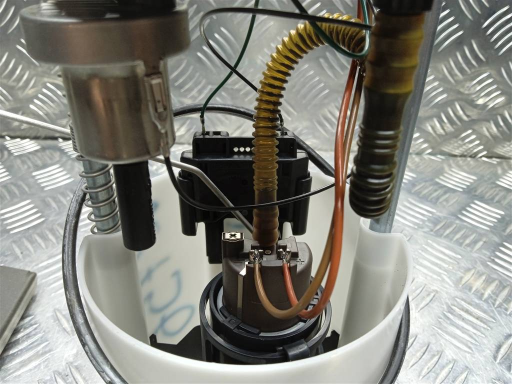 насос топливный (бензонасос) SUZUKI SX4 1.6 4WD MT (112 л.с.)SX4  I рестайлинг (2009—2014) Внедорожник 1510079J00, 3279 рублей, Москва