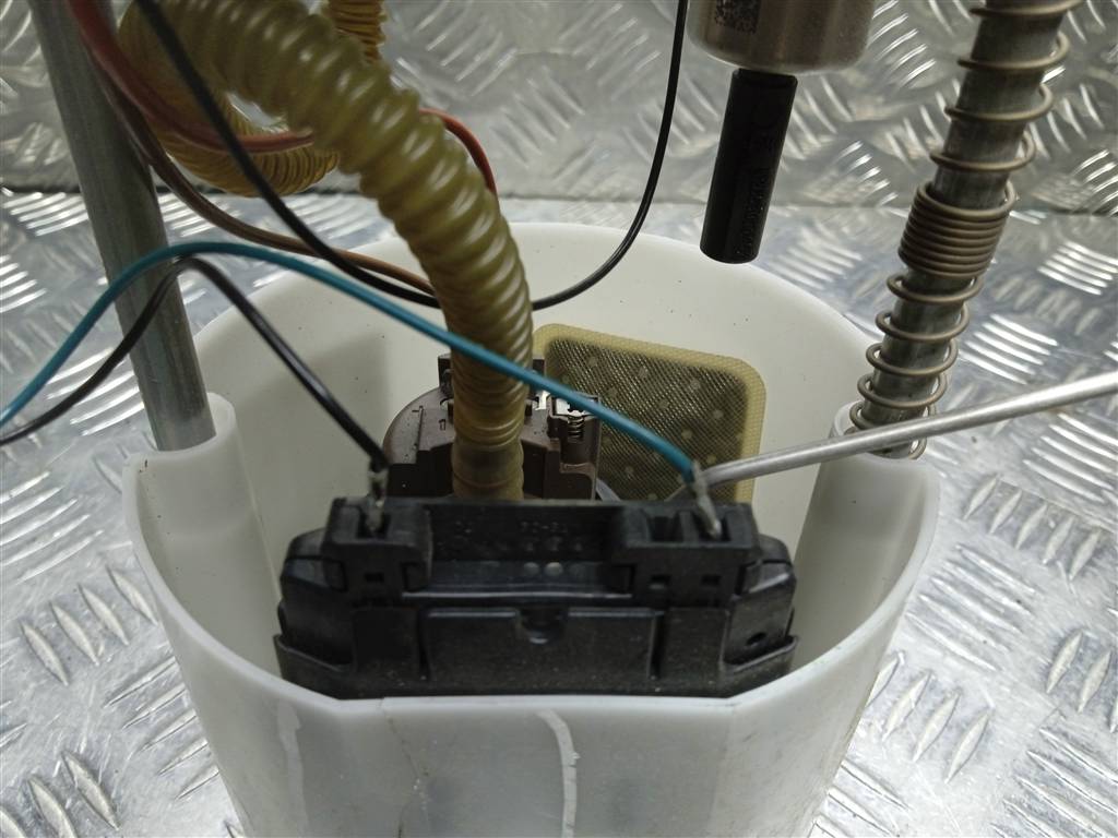 насос топливный (бензонасос) SUZUKI SX4 1.6 MT (125 л.с.)Swift  III (2004—2011) Хетчбэк 1510079J00, 3279 рублей, Москва