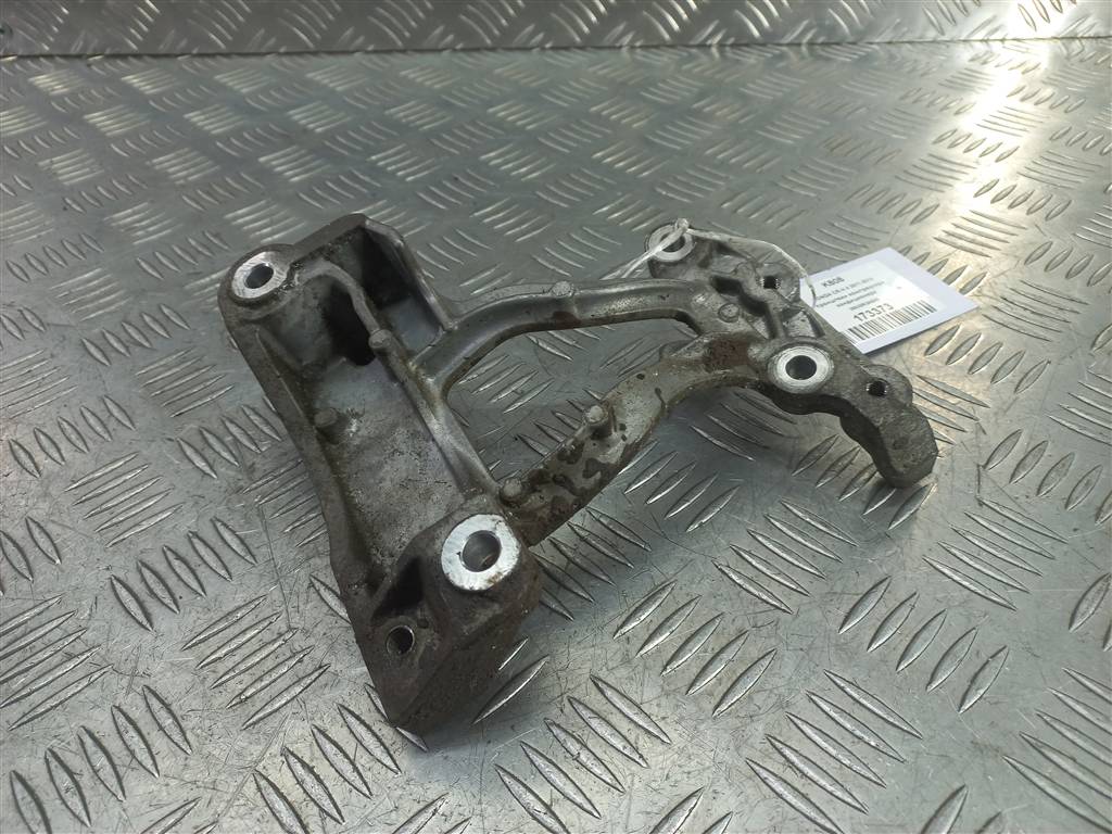 кронштейн компрессора кондиционера HONDA CR-V 2.0 AT (150 л.с.)CR-V  IV (2011—2015) Внедорожник 38930R3AG00, 860 рублей, Москва