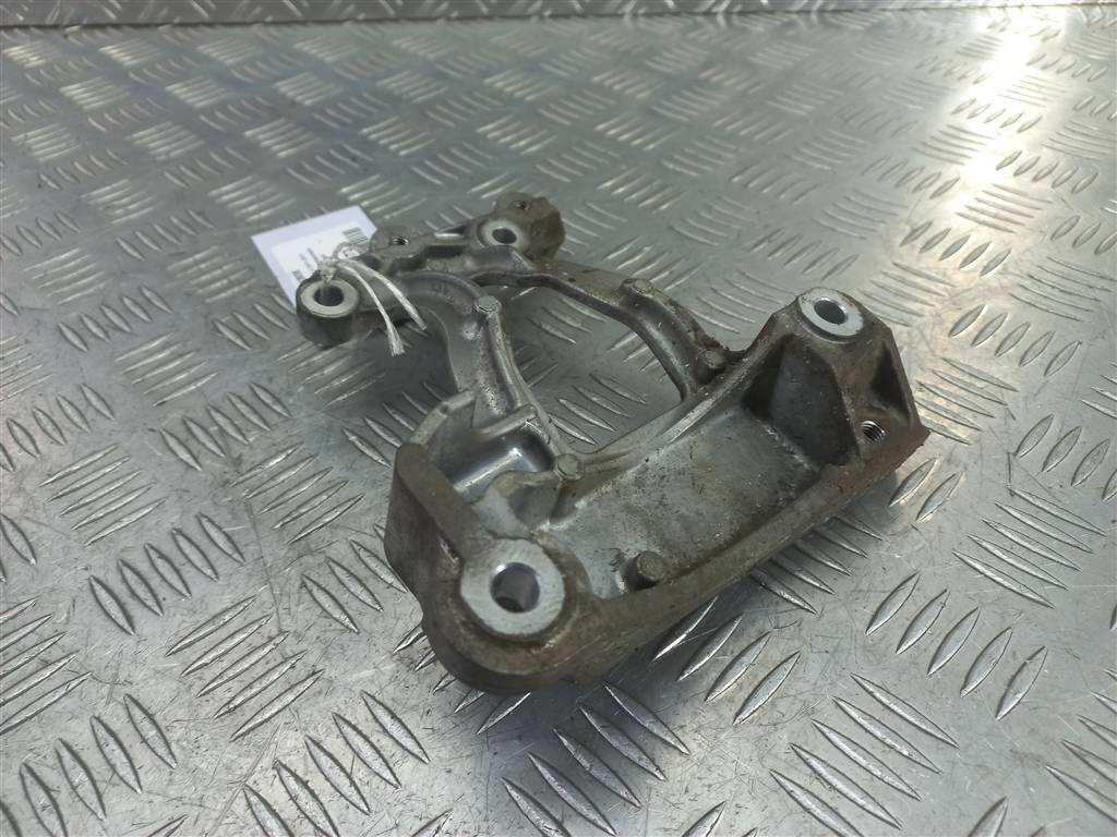 кронштейн компрессора кондиционера HONDA CR-V 2.0 AT (150 л.с.)CR-V  IV (2011—2015) Внедорожник 38930R3AG00, 860 рублей, Москва