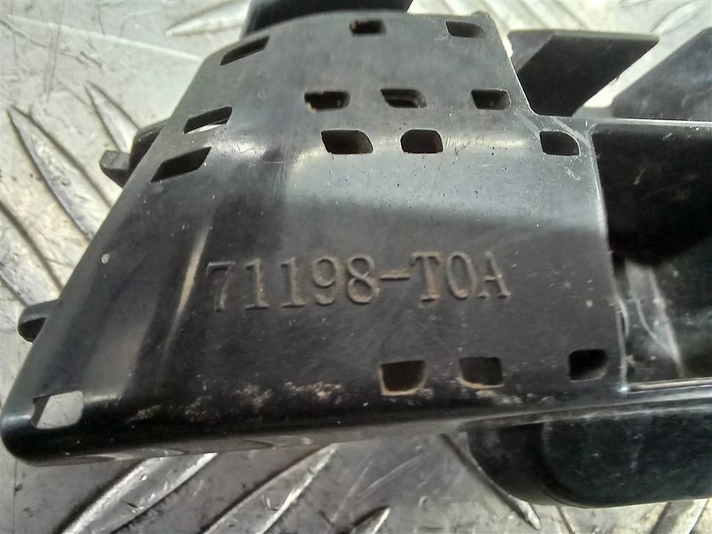 кронштейн бампера HONDA CR-V 2.0 AT (150 л.с.)CR-V  IV (2011—2015) Внедорожник 71598T0AA01, 1090 рублей, Москва