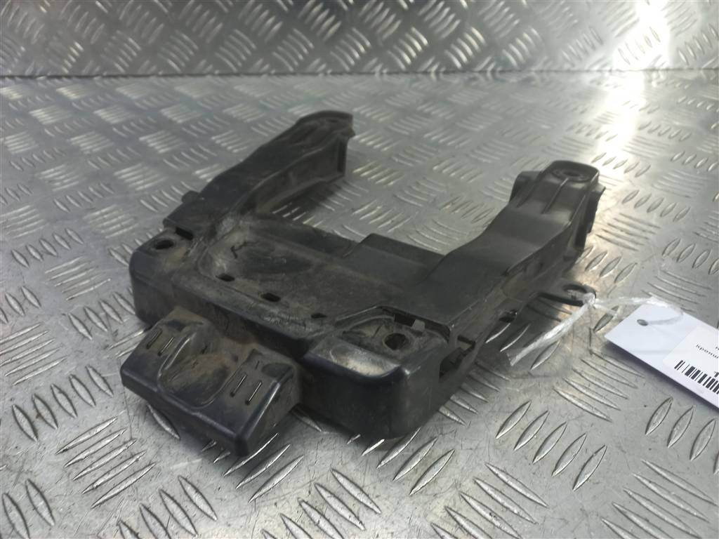 кронштейн решетки радиатора HONDA CR-V 2.0 AT (150 л.с.)CR-V  IV (2011—2015) Внедорожник 71128T1GG00, 3620 рублей, Москва