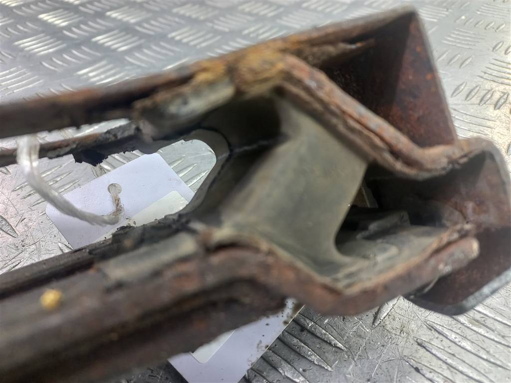 подушка кпп (гитара опора) SUZUKI Grand Vitara 2.4 AT (169 л.с.)Grand Vitara  II рестайлинг (2008—2012) Внедорожник 1171065J00, 2470 рублей, Москва