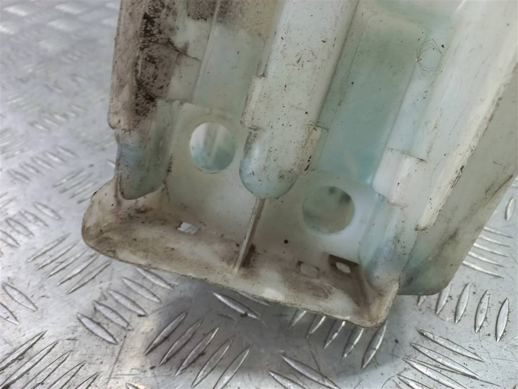 бачок омывателя MITSUBISHI LANCER  MR570437, 2590 рублей, Москва