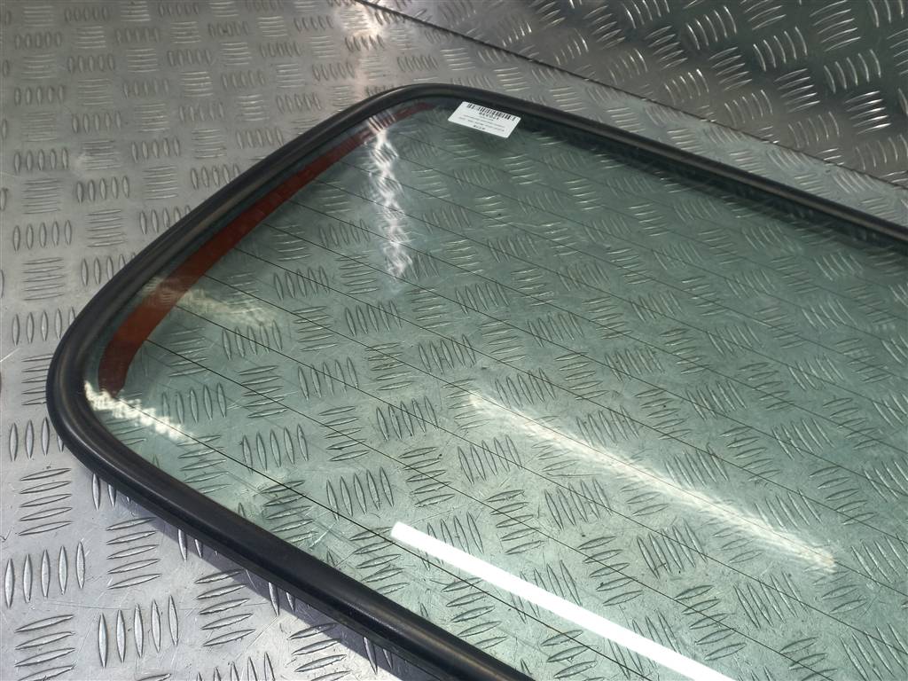 стекло крышки багажника SUZUKI JIMNY 1.3 MT (85 л.с.)Jimny  III рестайлинг (2005—2012) Внедорожник 8457176J01, 15350 рублей, Москва