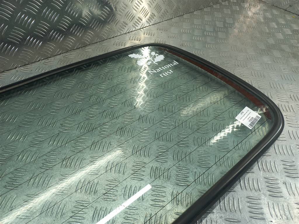 стекло крышки багажника SUZUKI JIMNY 1.3 MT (85 л.с.)Jimny  III рестайлинг (2005—2012) Внедорожник 8457176J01, 15350 рублей, Москва