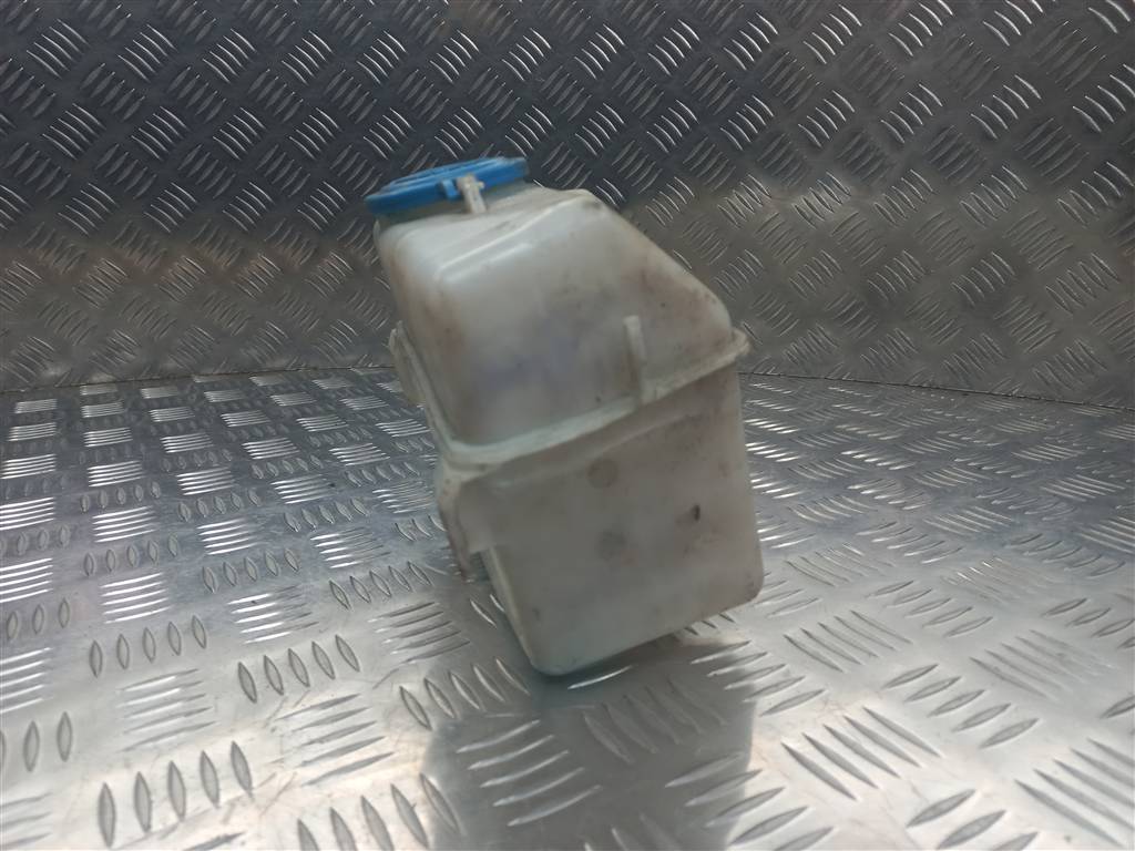 бачок омывателя SUZUKI JIMNY 1.3 MT (85 л.с.)Jimny  III рестайлинг (2005—2012) Внедорожник 3845081A00, 860 рублей, Москва