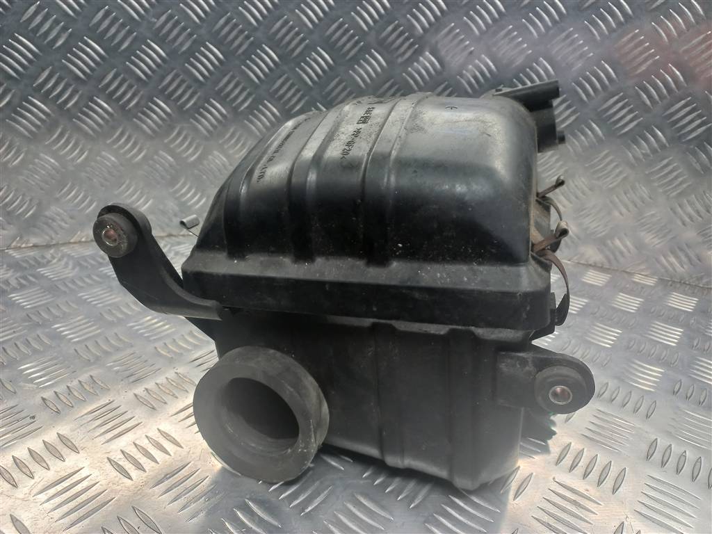 корпус воздушного фильтра SUZUKI JIMNY 1.3 MT (85 л.с.)Jimny  III рестайлинг (2005—2012) Внедорожник 1370076J00, 3740 рублей, Москва