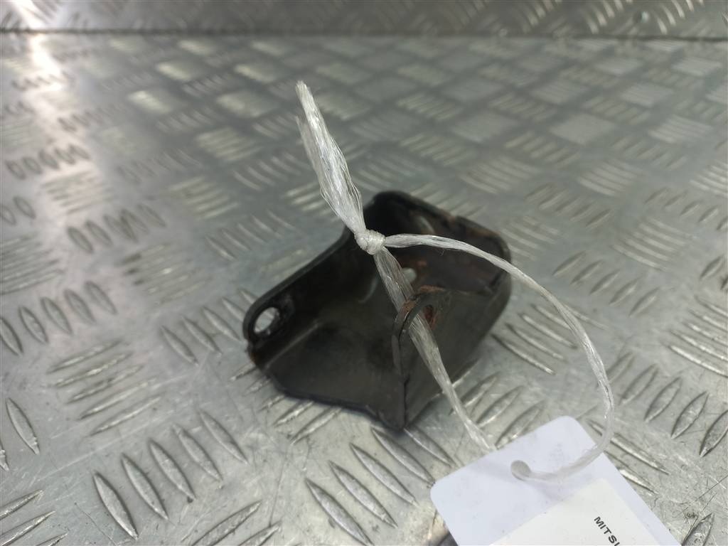 кронштейн коллектора MITSUBISHI COLT 1.3 AMT (95 л.с.)Colt  Z30 (2002—2012) Хетчбэк MN128704, 520 рублей, Москва