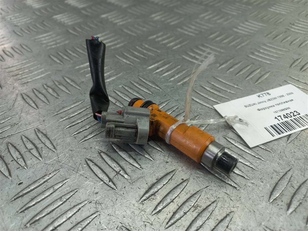 форсунка топливная SUZUKI JIMNY 1.3 MT (85 л.с.)Jimny  III рестайлинг (2005—2012) Внедорожник 1571086G00, 630 рублей, Москва