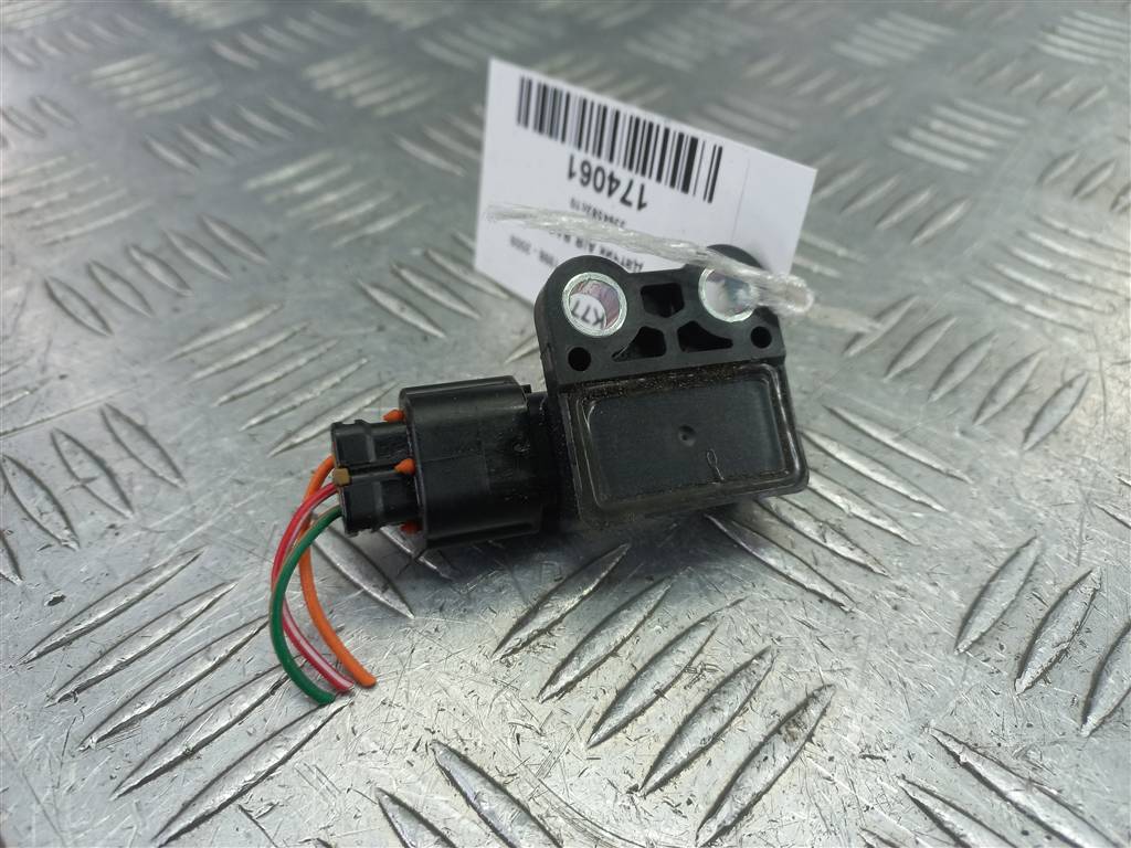 датчик ускорения SUZUKI JIMNY 1.3 MT (85 л.с.)Jimny  III рестайлинг (2005—2012) Внедорожник 33945-82C10, 630 рублей, Москва