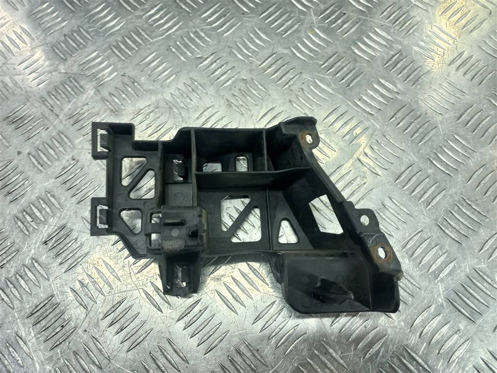 кронштейн бампера MAZDA 3 2.0 MT (150 л.с.)3  BK (2003—2006) Седан BR5H502A1, 1320 рублей, Москва