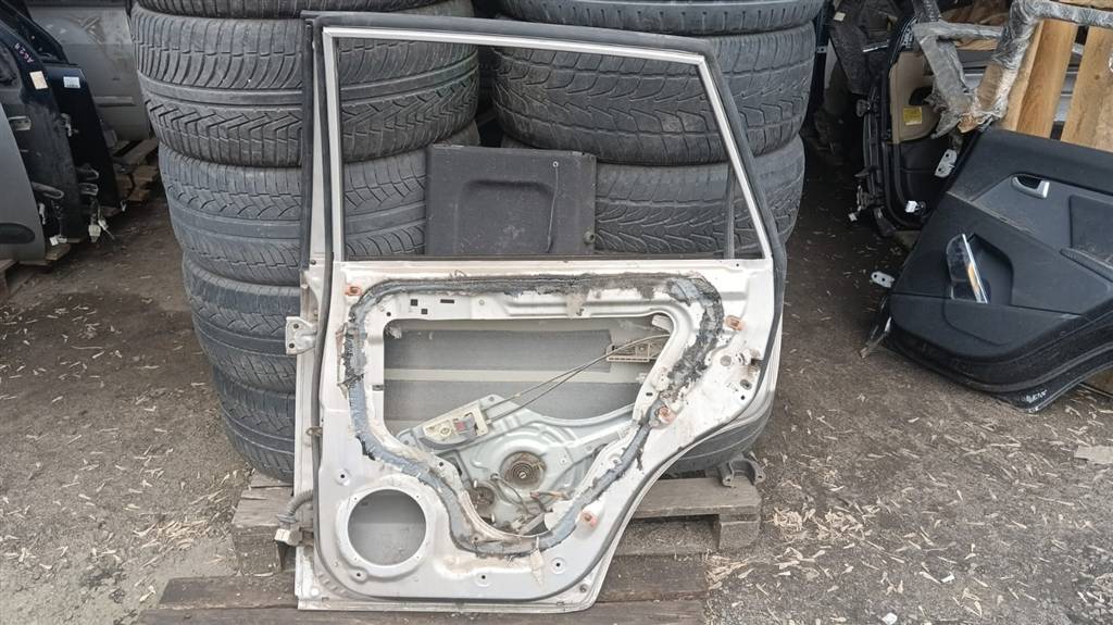 дверь Hyundai TUCSON 2.0 CRDi AT (112 л.с.)Tucson  I (2004—2011) Внедорожник 77004-2E050, 4770 рублей, Москва