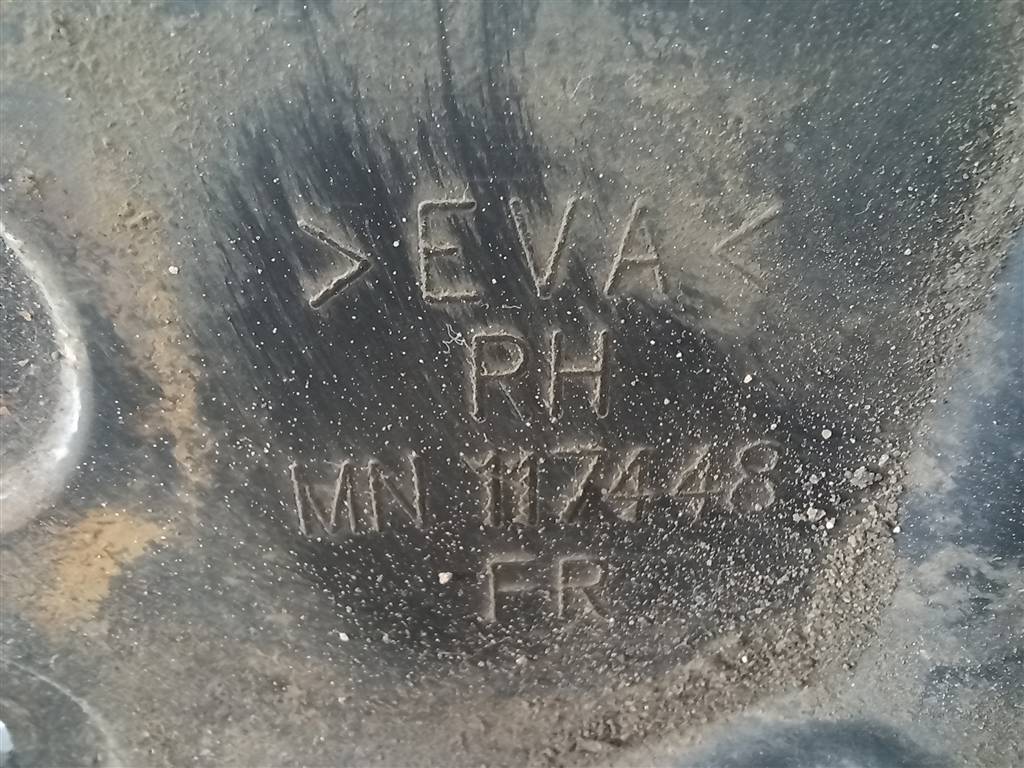 брызговик MITSUBISHI L200  2.5 DI-D 4WD MT (178 л.с.)L200  IV (2006—2014) Пикап MN117448, 2470 рублей, Москва