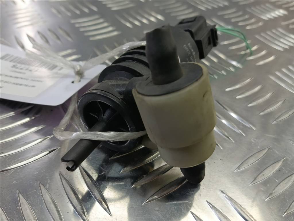 насос омывателя (моторчик) MITSUBISHI COLT  8260A021, 630 рублей, Москва