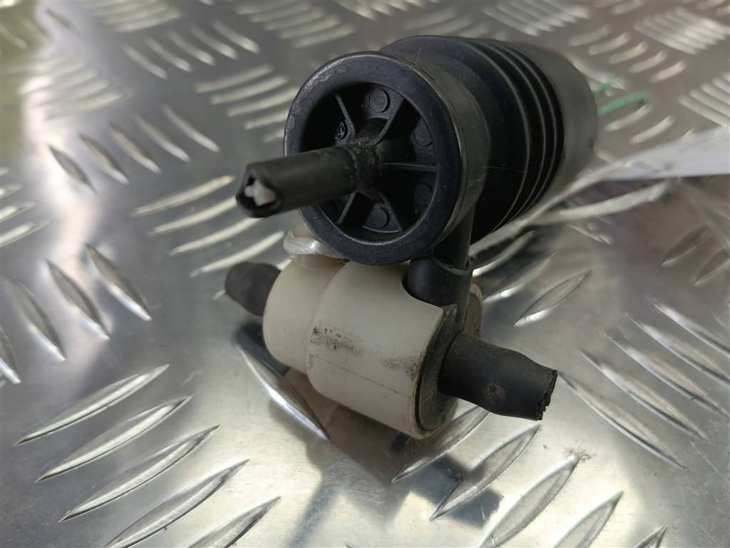 насос омывателя (моторчик) MITSUBISHI COLT  8260A021, 630 рублей, Москва