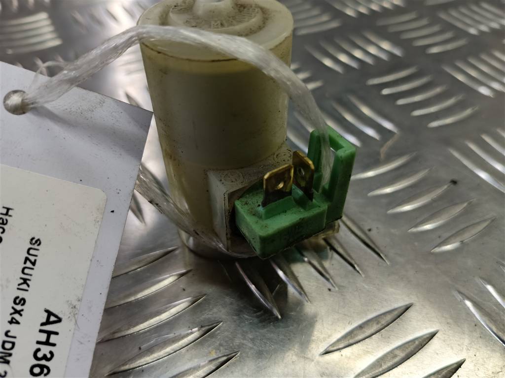 насос омывателя (моторчик) SUZUKI SX4 1.6 MT (125 л.с.)Swift  III (2004—2011) Хетчбэк 3841080J10, 2130 рублей, Москва