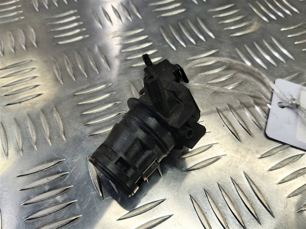 насос омывателя (моторчик) MAZDA 6  G22C-67-482, 1210 рублей, Москва