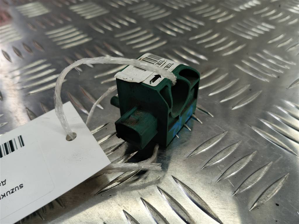 датчик удара (air bag) SUZUKI SX4 1.6 4WD MT (112 л.с.)SX4  I рестайлинг (2009—2014) Внедорожник 3893080J00, 4200 рублей, Москва