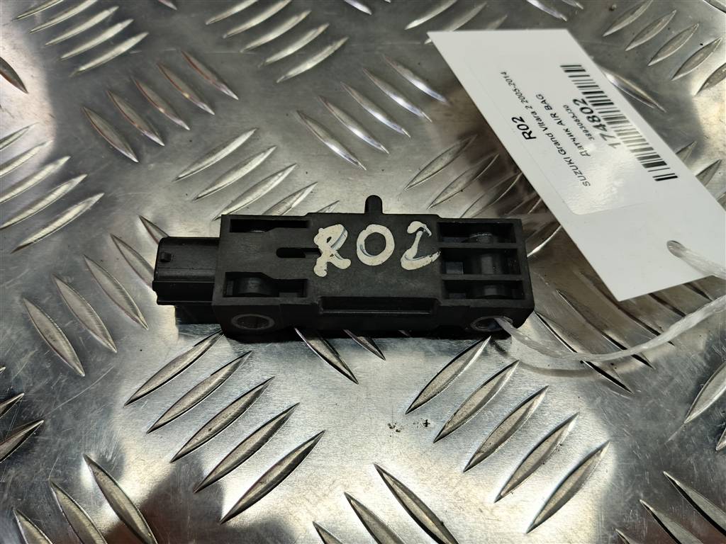 датчик удара (air bag) SUZUKI Grand Vitara 2.0 4WD MT (140 л.с.)Grand Vitara  II (2005—2008) Внедорожник 3893065J30, 520 рублей, Москва