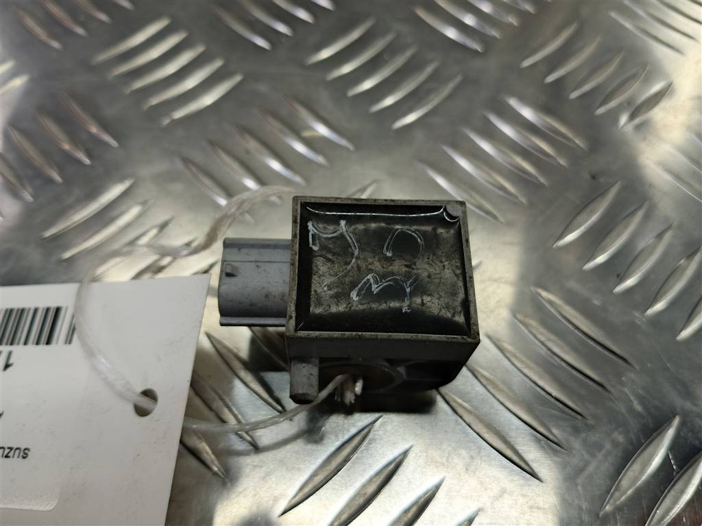 датчик удара (air bag) SUZUKI IGNIS 1.5 MT (99 л.с.)Ignis  II (2003—2008) Хетчбэк 3893086G10, 630 рублей, Москва