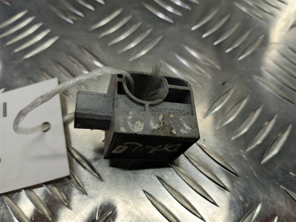 датчик удара (air bag) SUZUKI IGNIS 1.5 MT (99 л.с.)Ignis  II (2003—2008) Хетчбэк 3893086G10, 630 рублей, Москва