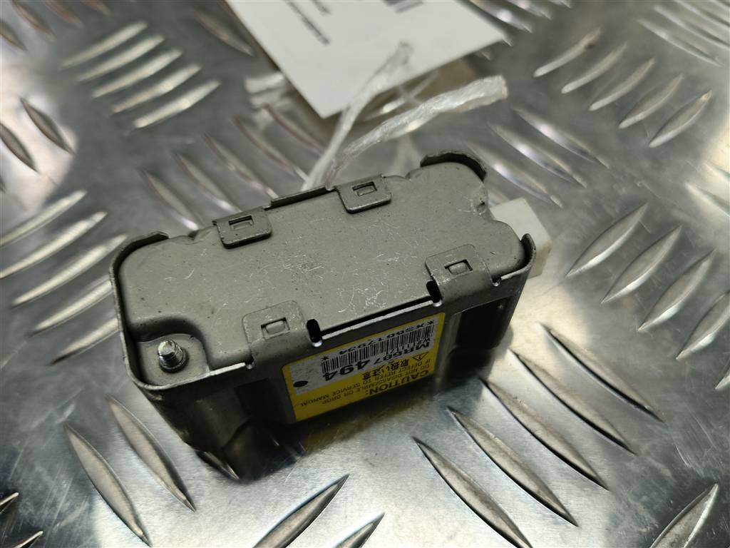 датчик удара (air bag) MITSUBISHI LANCER  MR587494, 630 рублей, Москва