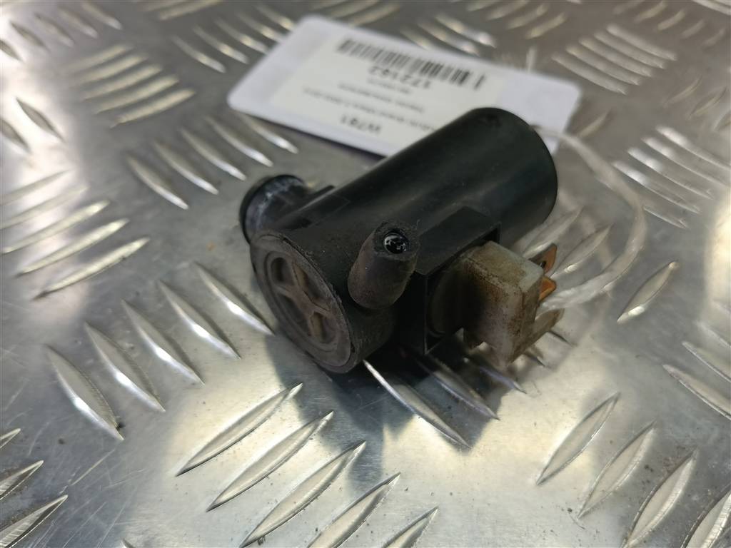 насос омывателя (моторчик) SUZUKI Grand Vitara 2.0 4WD AT (140 л.с.)Grand Vitara  II (2005—2008) Внедорожник 38410-65J10, 1550 рублей, Москва