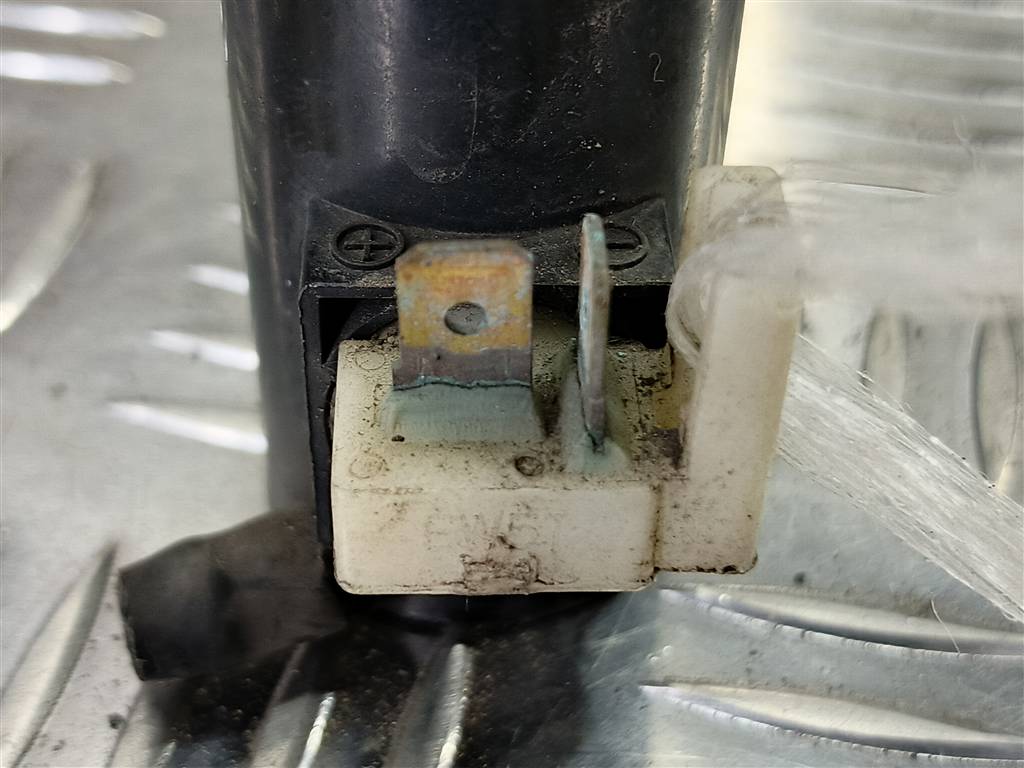 насос омывателя (моторчик) SUZUKI Grand Vitara 2.0 4WD AT (140 л.с.)Grand Vitara  II (2005—2008) Внедорожник 38410-65J10, 1550 рублей, Москва