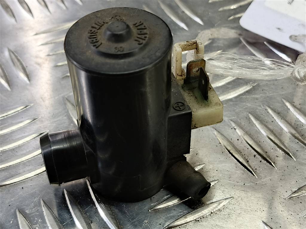 насос омывателя (моторчик) SUZUKI Grand Vitara 2.0 4WD AT (140 л.с.)Grand Vitara  II (2005—2008) Внедорожник 38410-65J10, 1550 рублей, Москва