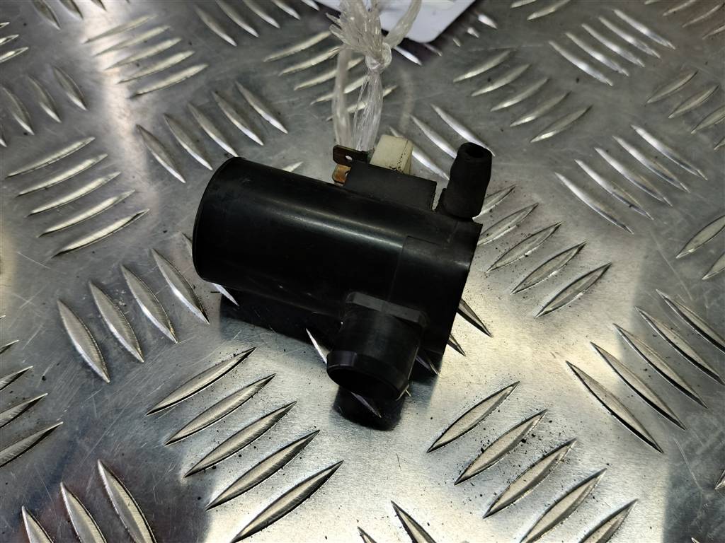 насос омывателя (моторчик) SUZUKI Grand Vitara 2.0 4WD AT (140 л.с.)Grand Vitara  II (2005—2008) Внедорожник 38410-65J10, 1550 рублей, Москва