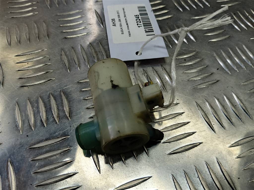 насос омывателя (моторчик) SUZUKI SX4 1.6 MT (125 л.с.)Swift  III (2004—2011) Хетчбэк 3841079J10, 2130 рублей, Москва